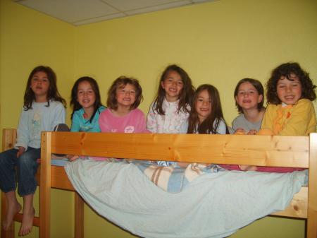 Les Filles de CP dans leur chambre